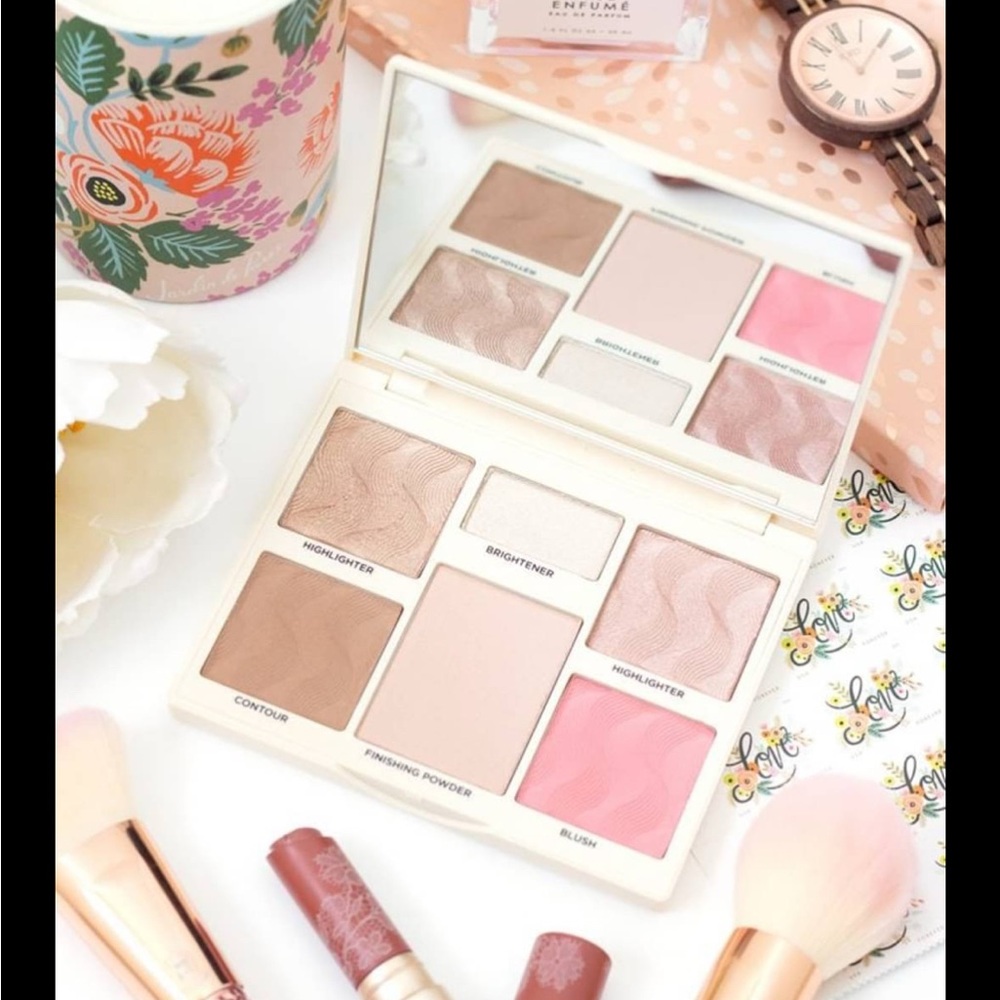 Makeup Palette with Pink and Brown Shades